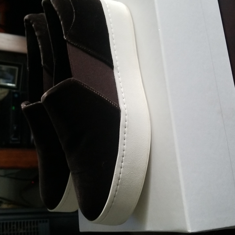 Shoes - Picture 5 of 8